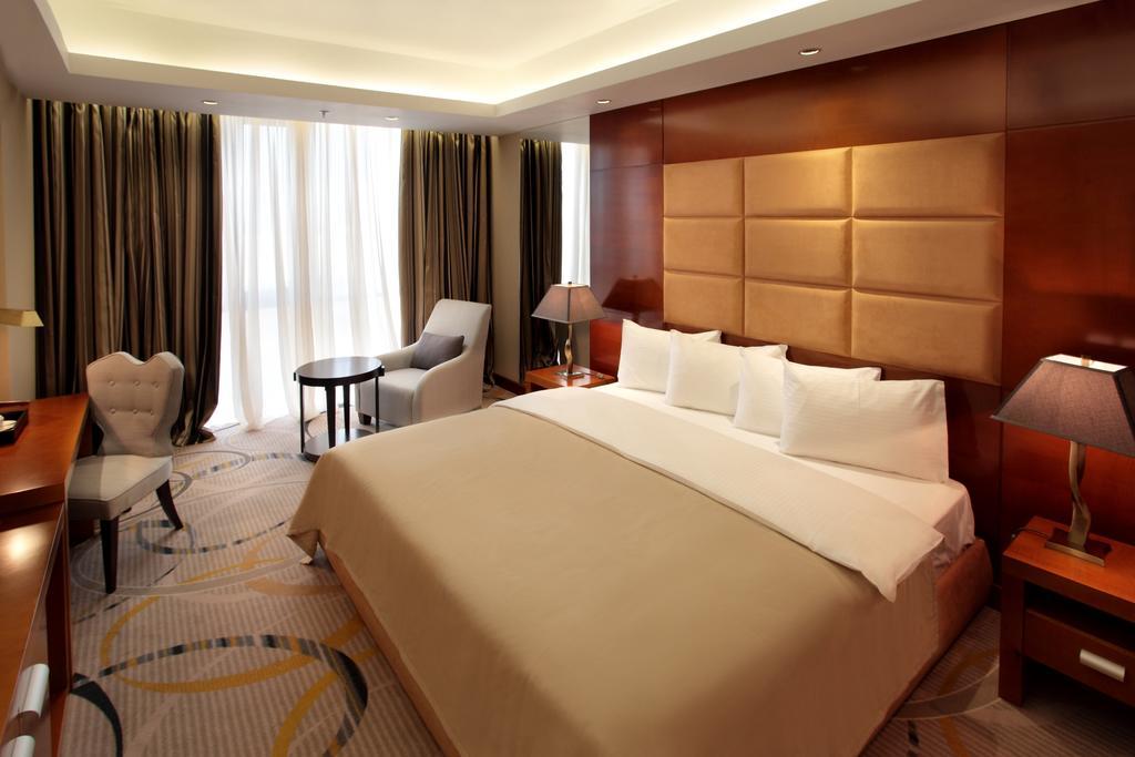 Royal Plaza Hotel And Casino Qapschaghai Zimmer foto