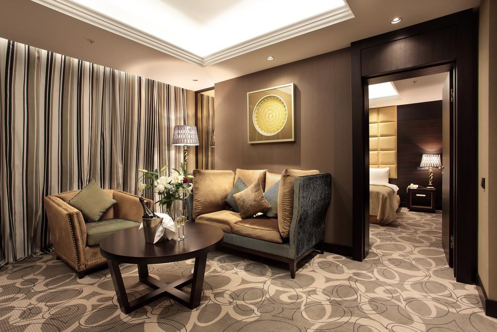Royal Plaza Hotel And Casino Qapschaghai Zimmer foto